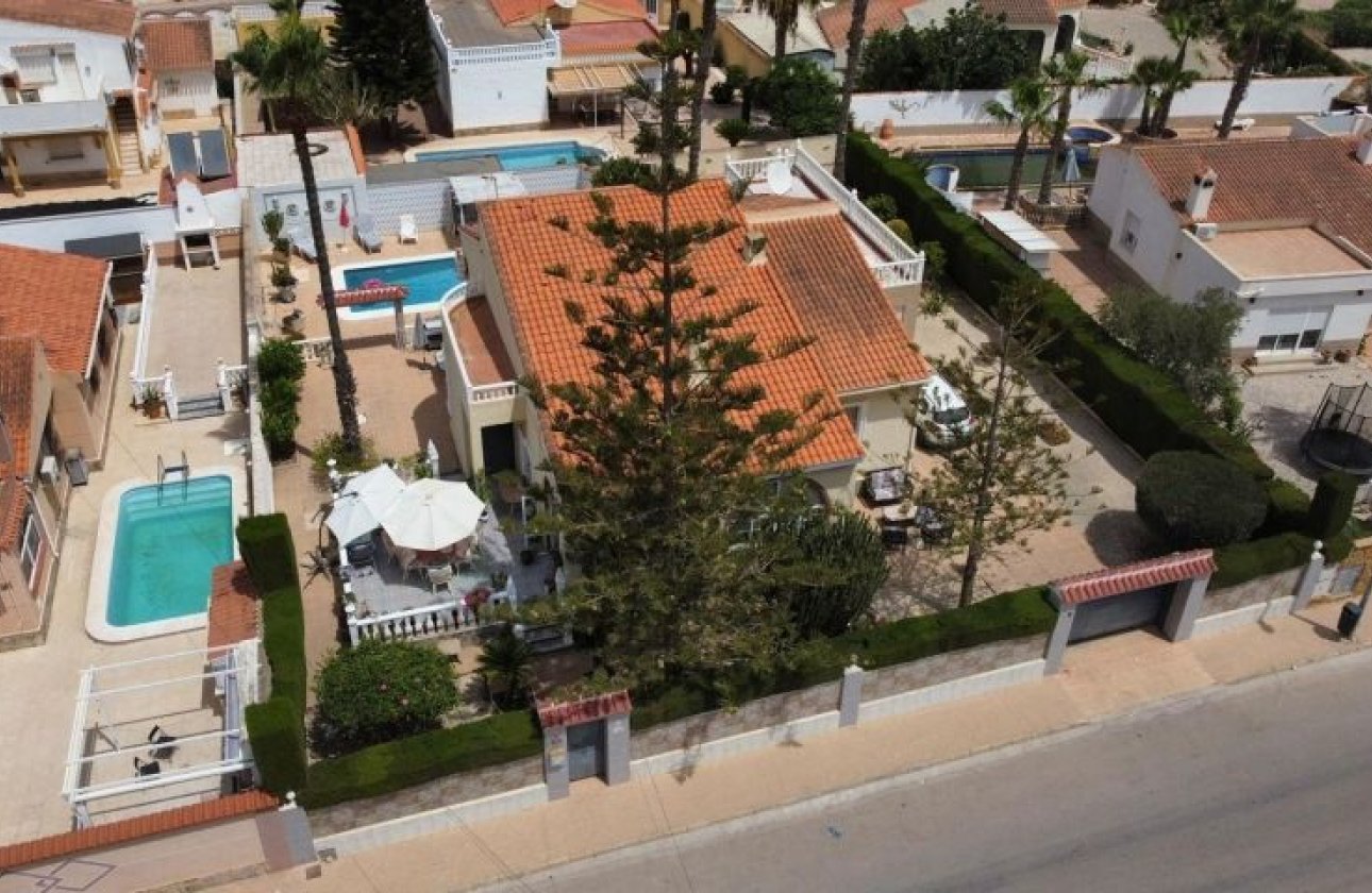 Resale - Villa - Torrevieja