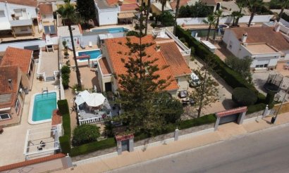 Resale - Villa - Torrevieja