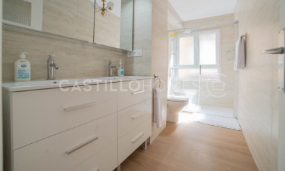 Resale - Apartment / flat - Torrevieja - Centro