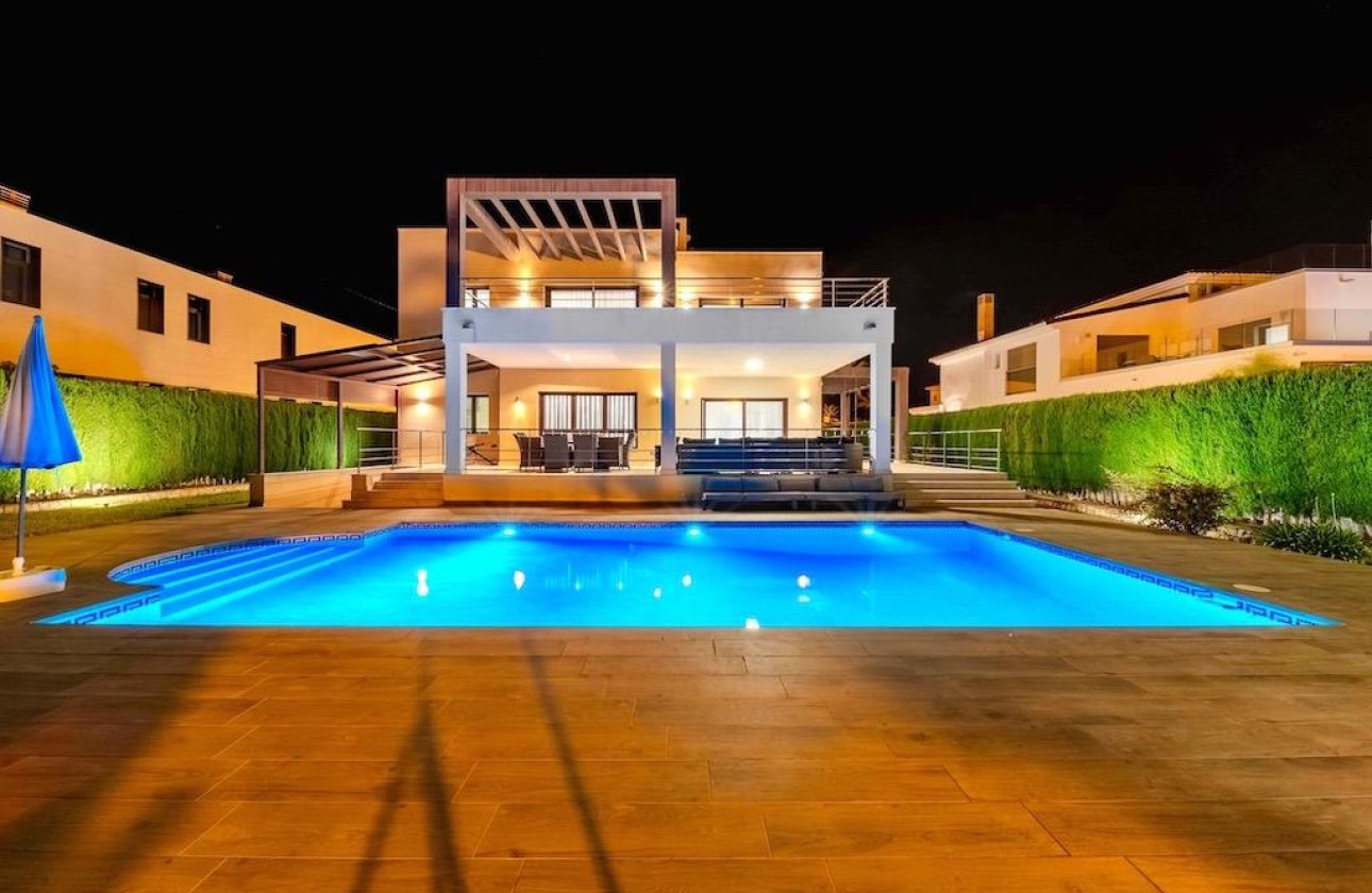 Resale - Villa - Cabo Roig - Costa blanca