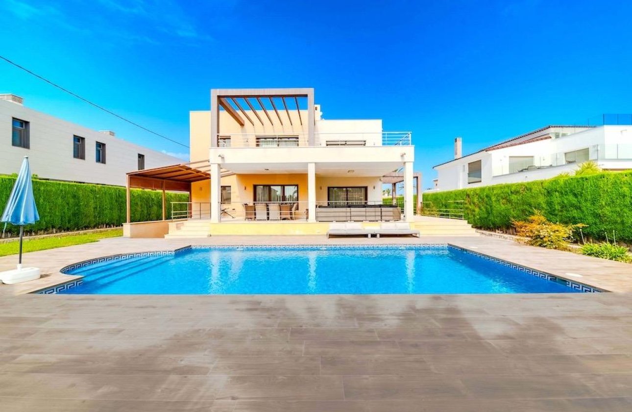 Resale - Villa - Cabo Roig - Costa blanca