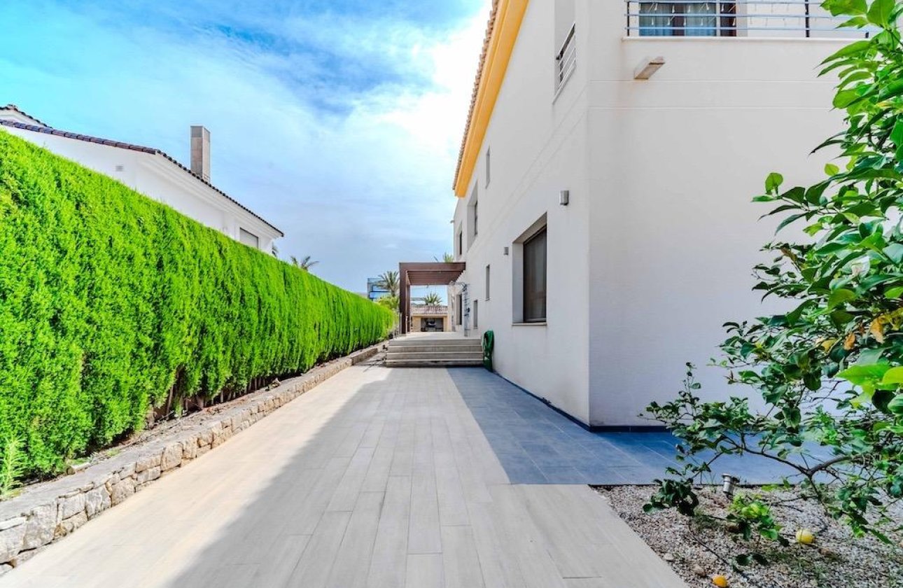 Resale - Villa - Cabo Roig - Costa blanca