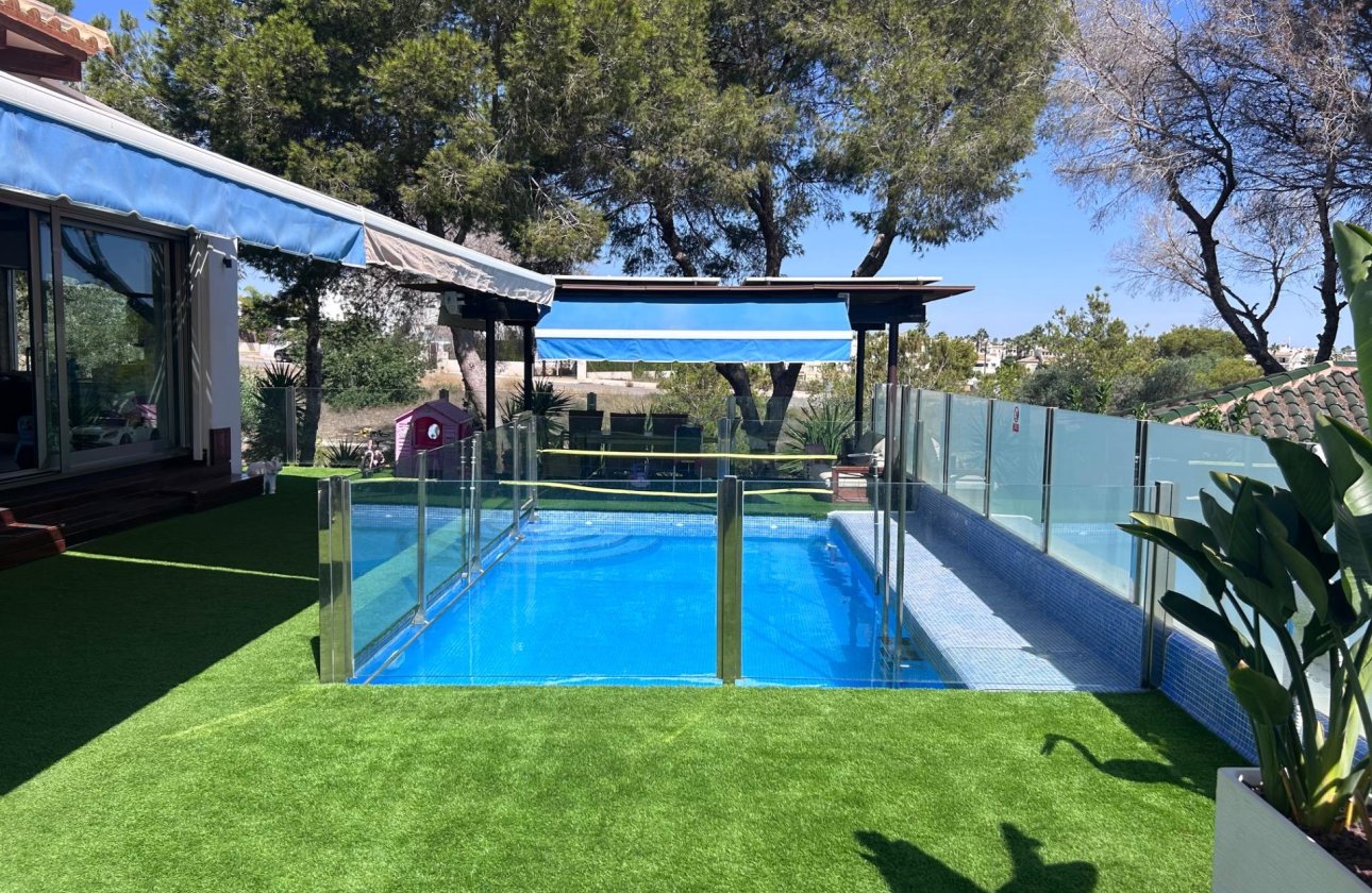 Resale - Villa - Orihuela Costa - Montezenia