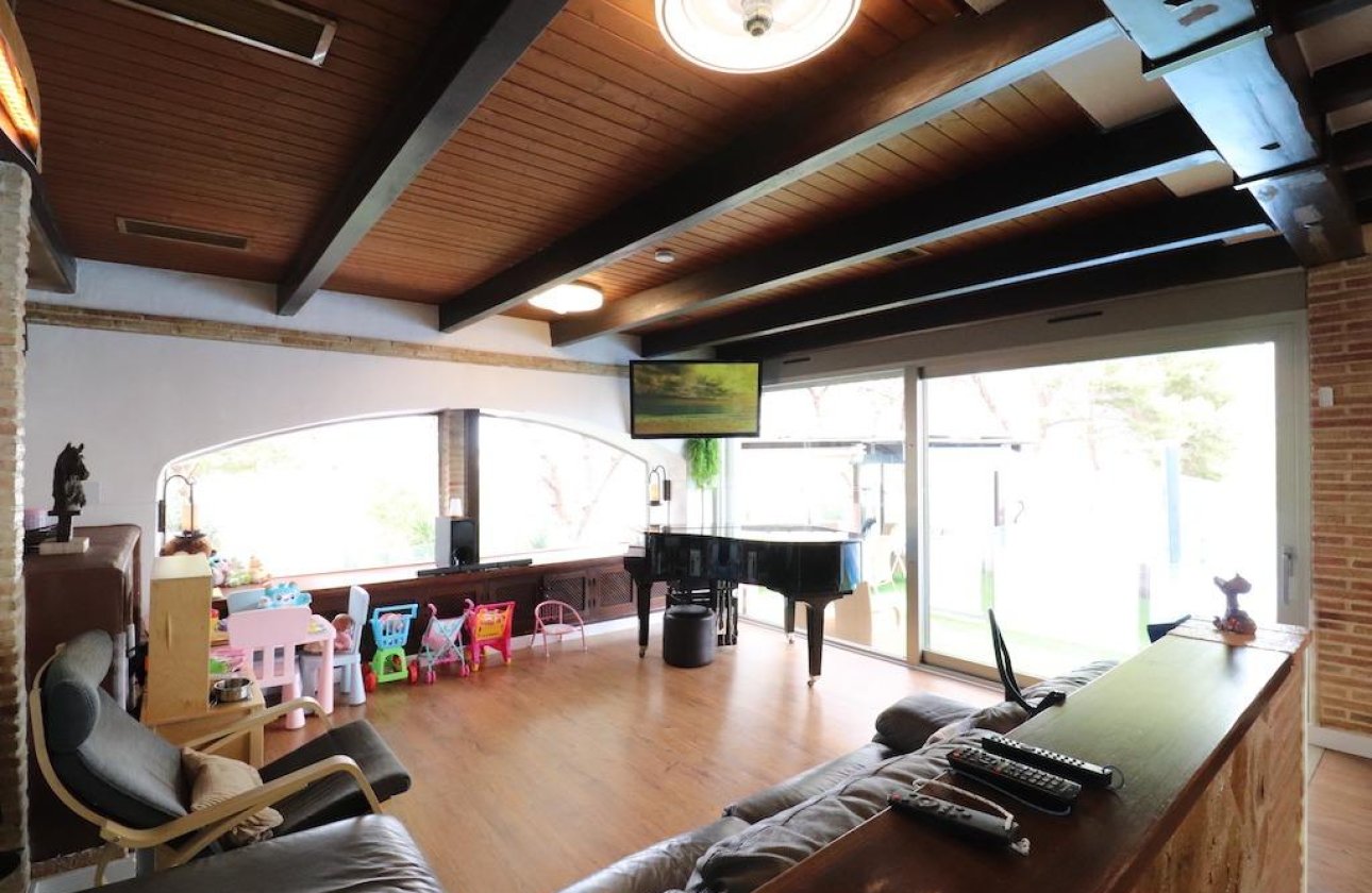 Resale - Villa - Orihuela Costa - Montezenia