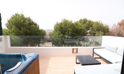 Resale - Villa - Orihuela Costa - Montezenia