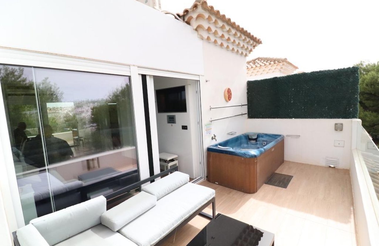 Resale - Villa - Orihuela Costa - Montezenia