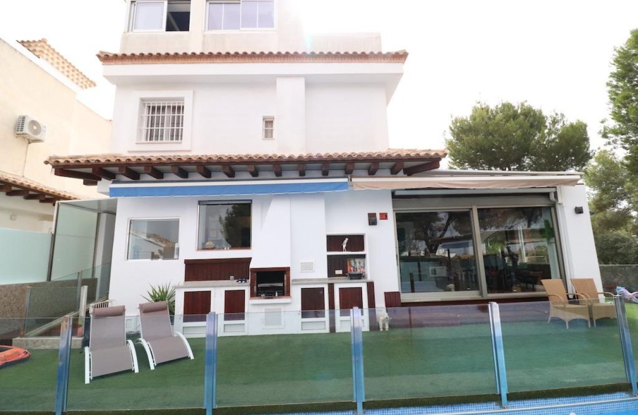 Resale - Villa - Orihuela Costa - Montezenia