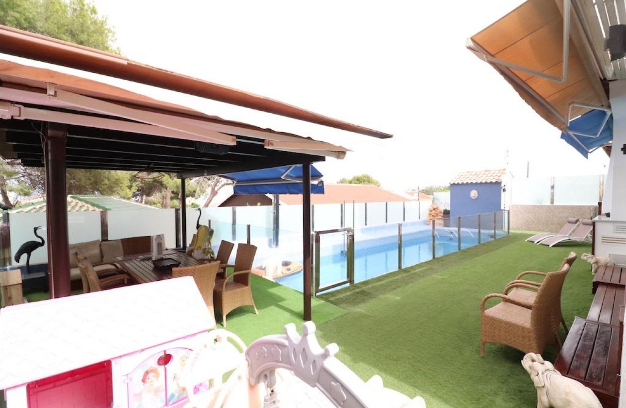 Resale - Villa - Orihuela Costa - Montezenia