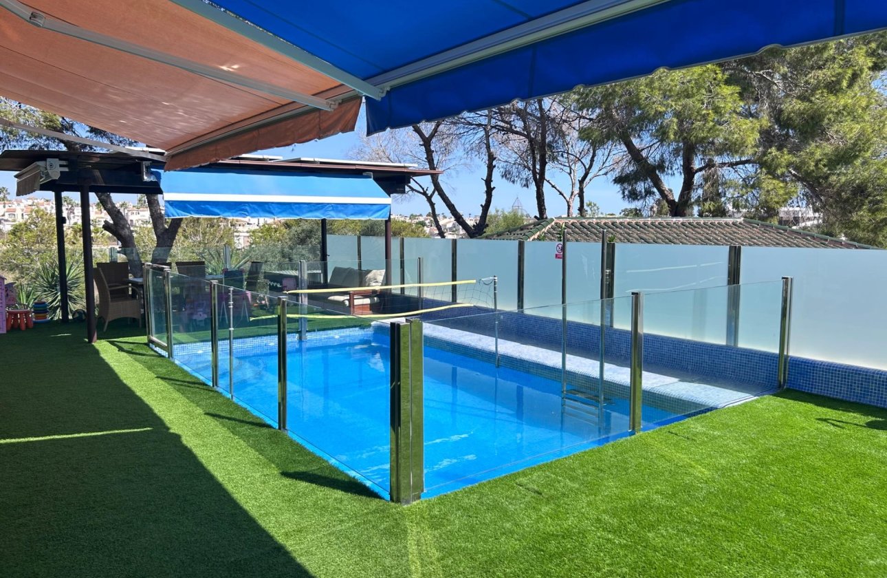 Resale - Villa - Orihuela Costa - Montezenia