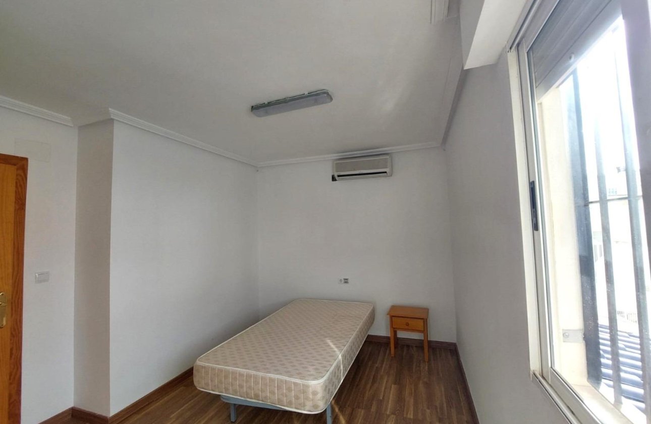 Resale - Villa - Torrevieja - Los altos