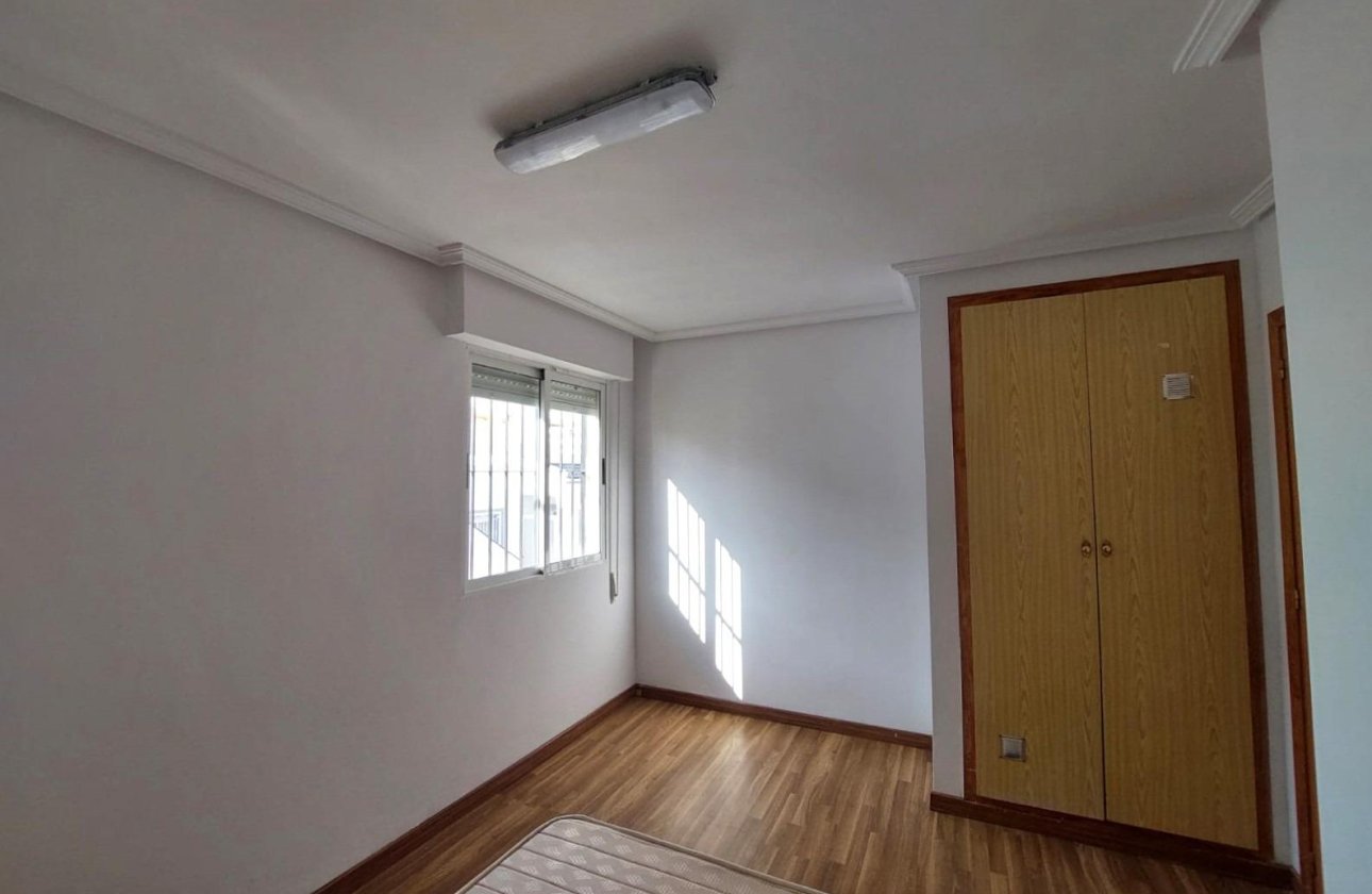 Resale - Villa - Torrevieja - Los altos