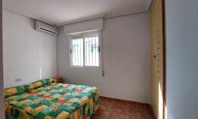Resale - Villa - Torrevieja - Los altos