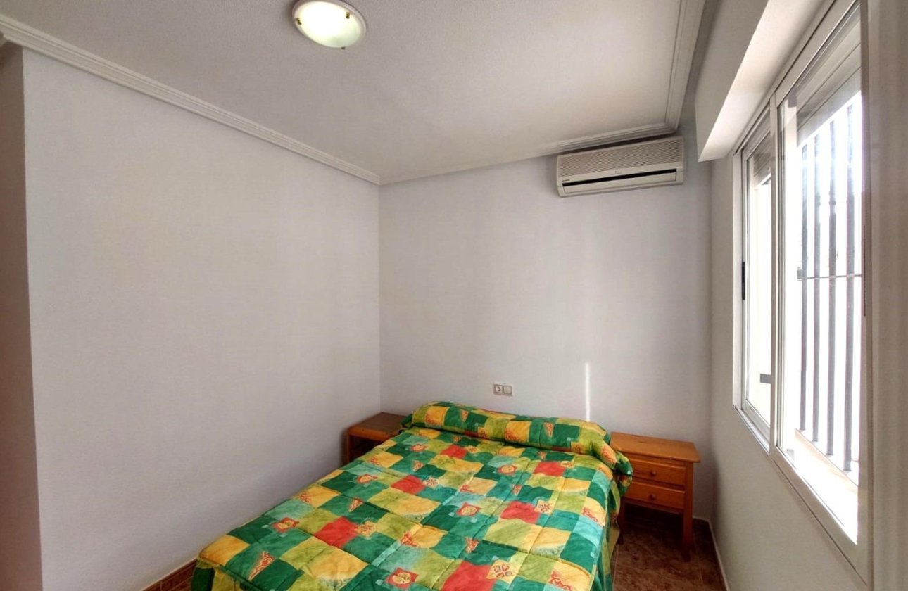 Resale - Villa - Torrevieja - Los altos