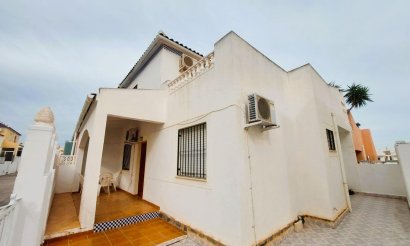 Resale - Villa - Torrevieja - Los altos