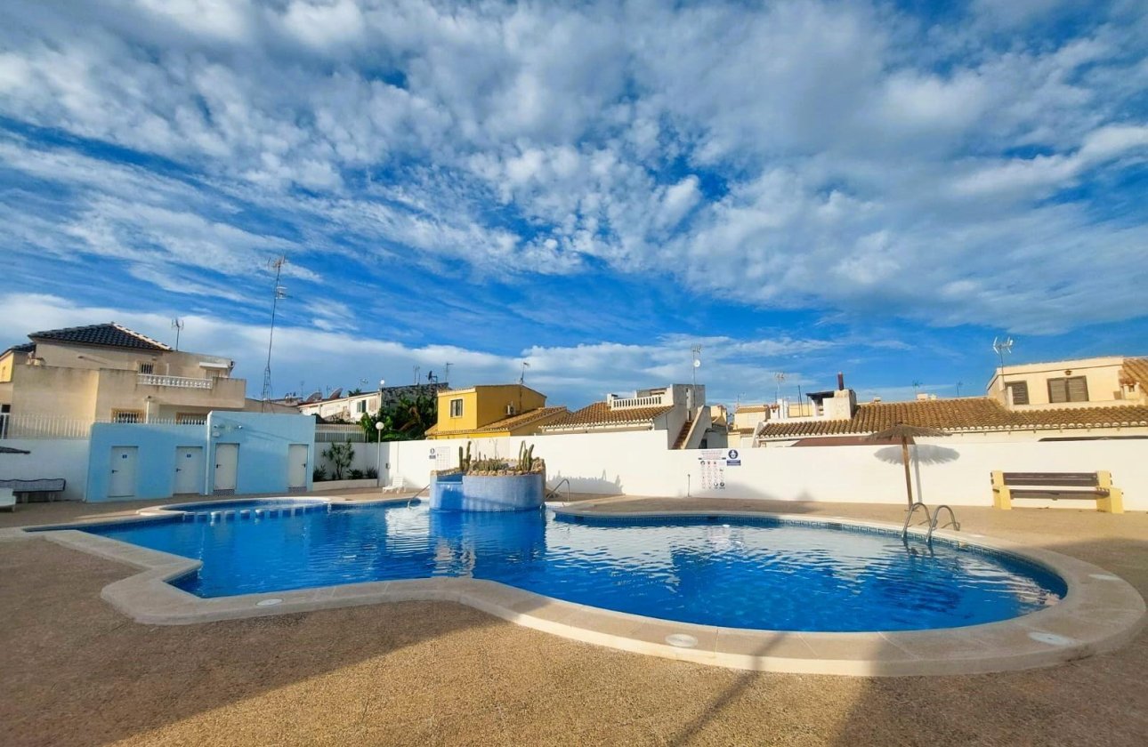 Resale - Villa - Torrevieja - Los altos