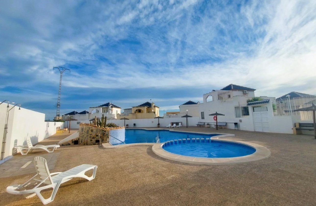 Resale - Villa - Torrevieja - Los altos