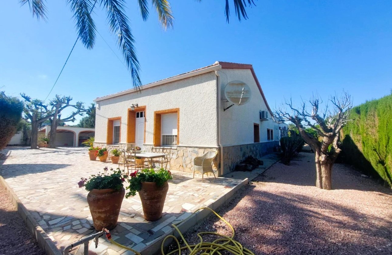 Resale - Villa - La Marina