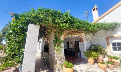 Resale - Villa - La Marina