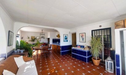 Resale - Villa - La Marina