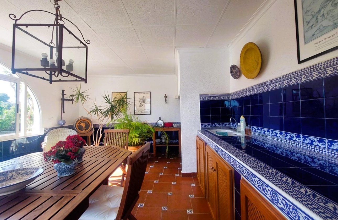 Resale - Villa - La Marina