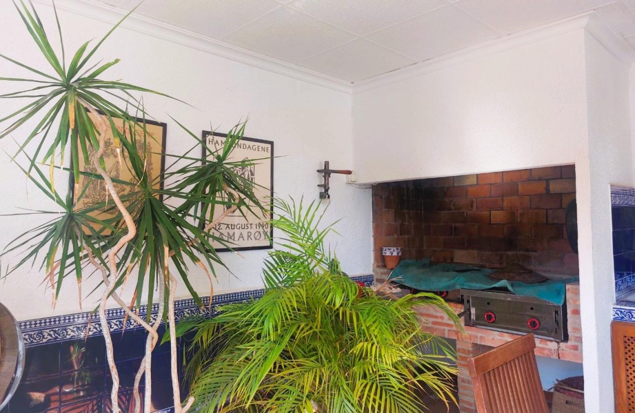 Resale - Villa - La Marina