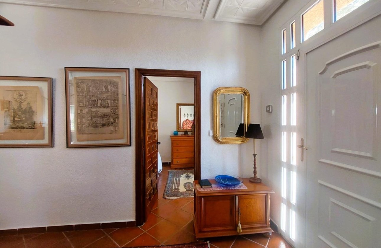 Resale - Villa - La Marina