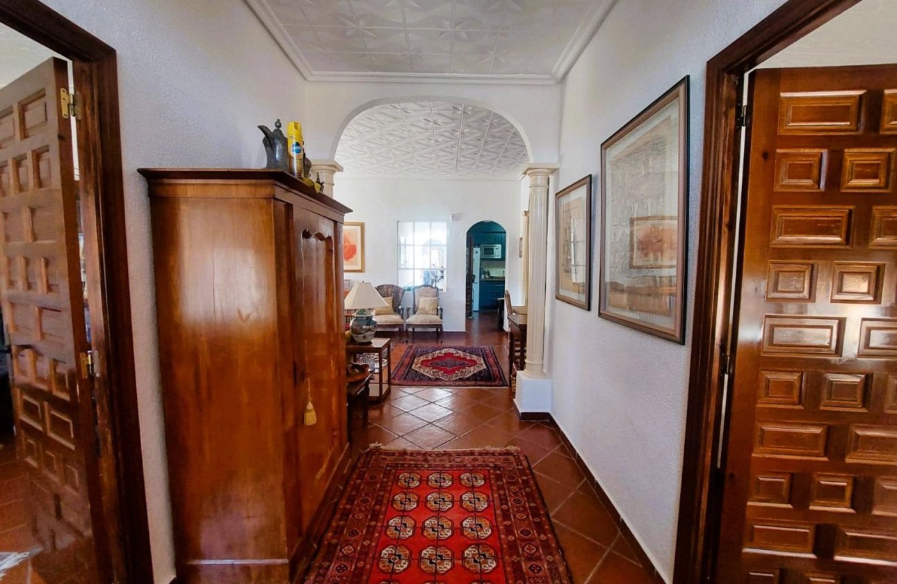 Resale - Villa - La Marina