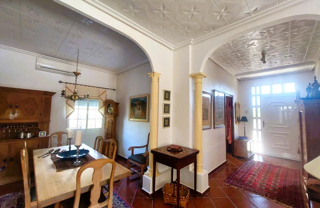 Resale - Villa - La Marina