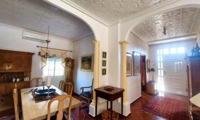 Resale - Villa - La Marina