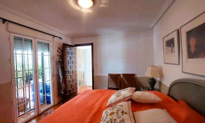 Resale - Villa - La Marina