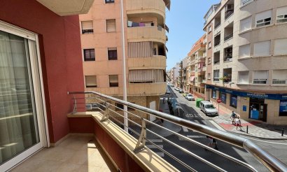 Resale - Apartment / flat - Torrevieja - Centro