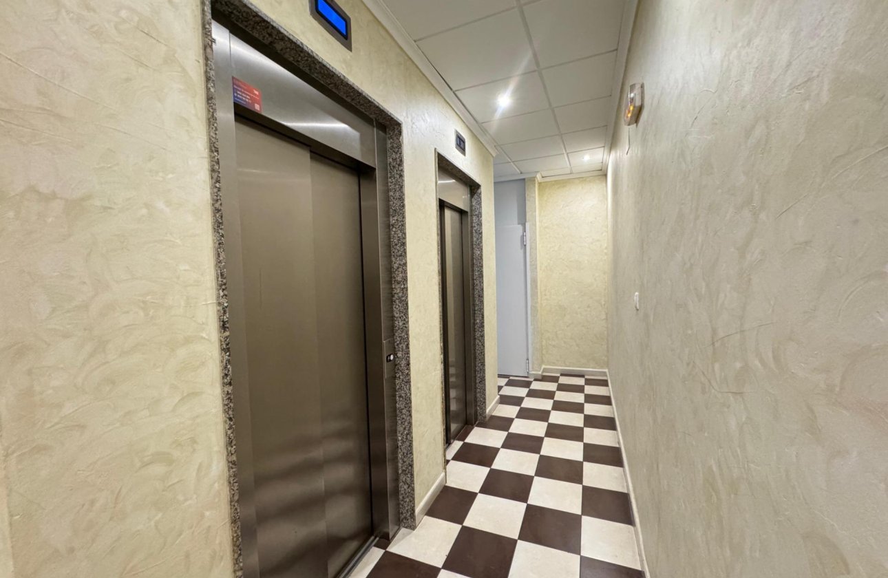 Resale - Apartment / flat - Torrevieja - Centro