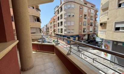 Resale - Apartment / flat - Torrevieja - Centro