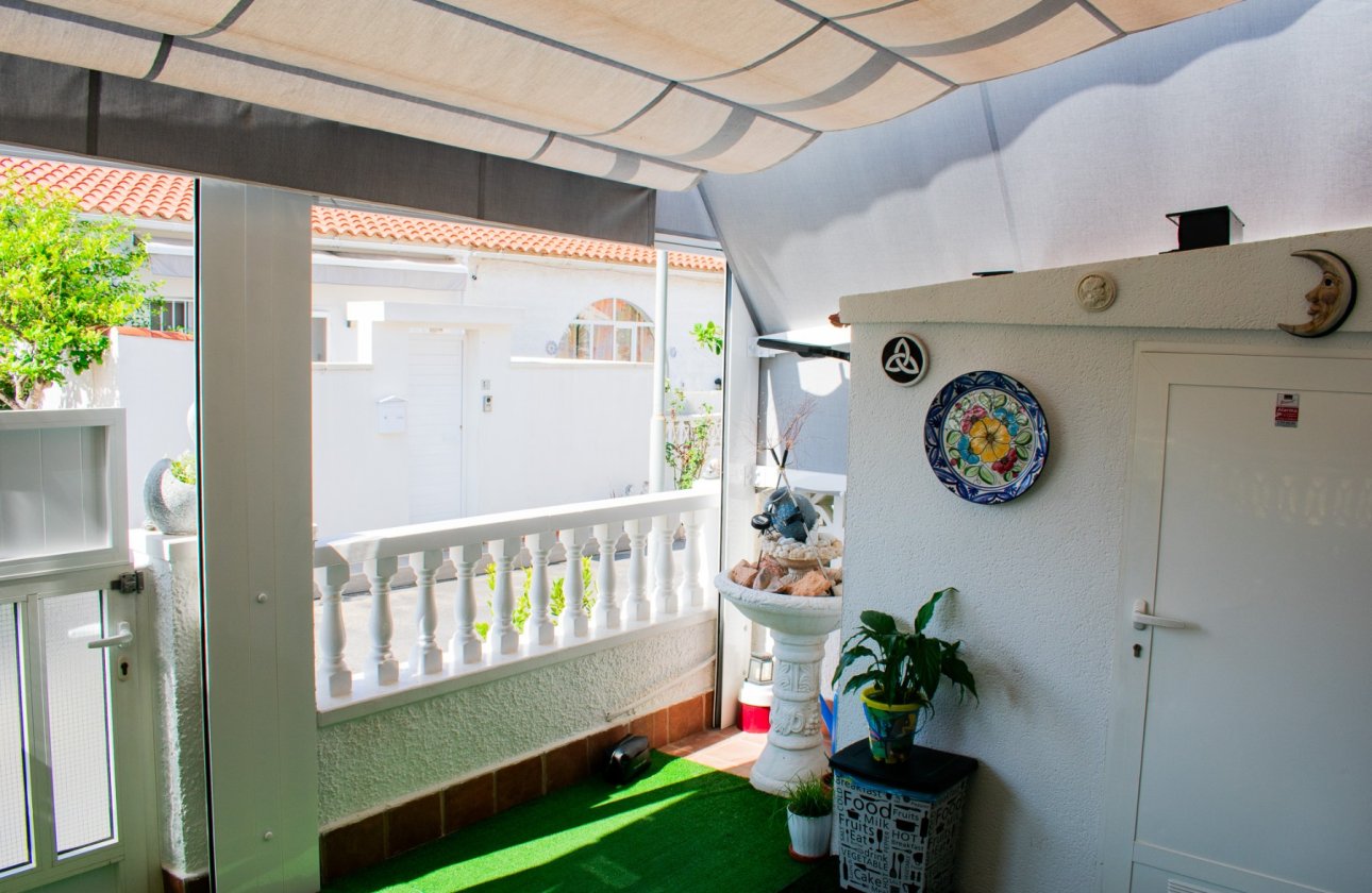 Resale - Villa - Torrevieja - La Siesta - El Salado - Torreta