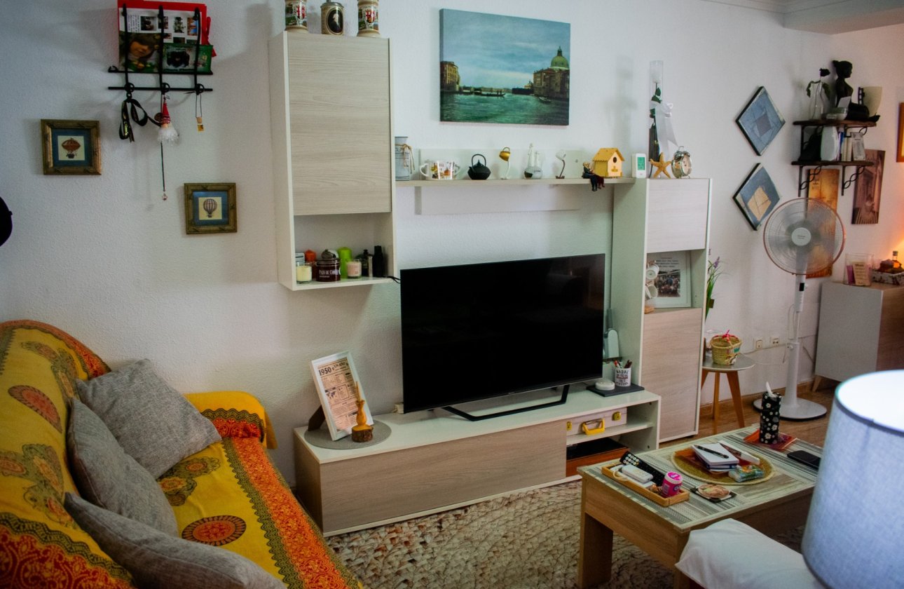 Resale - Villa - Torrevieja - La Siesta - El Salado - Torreta