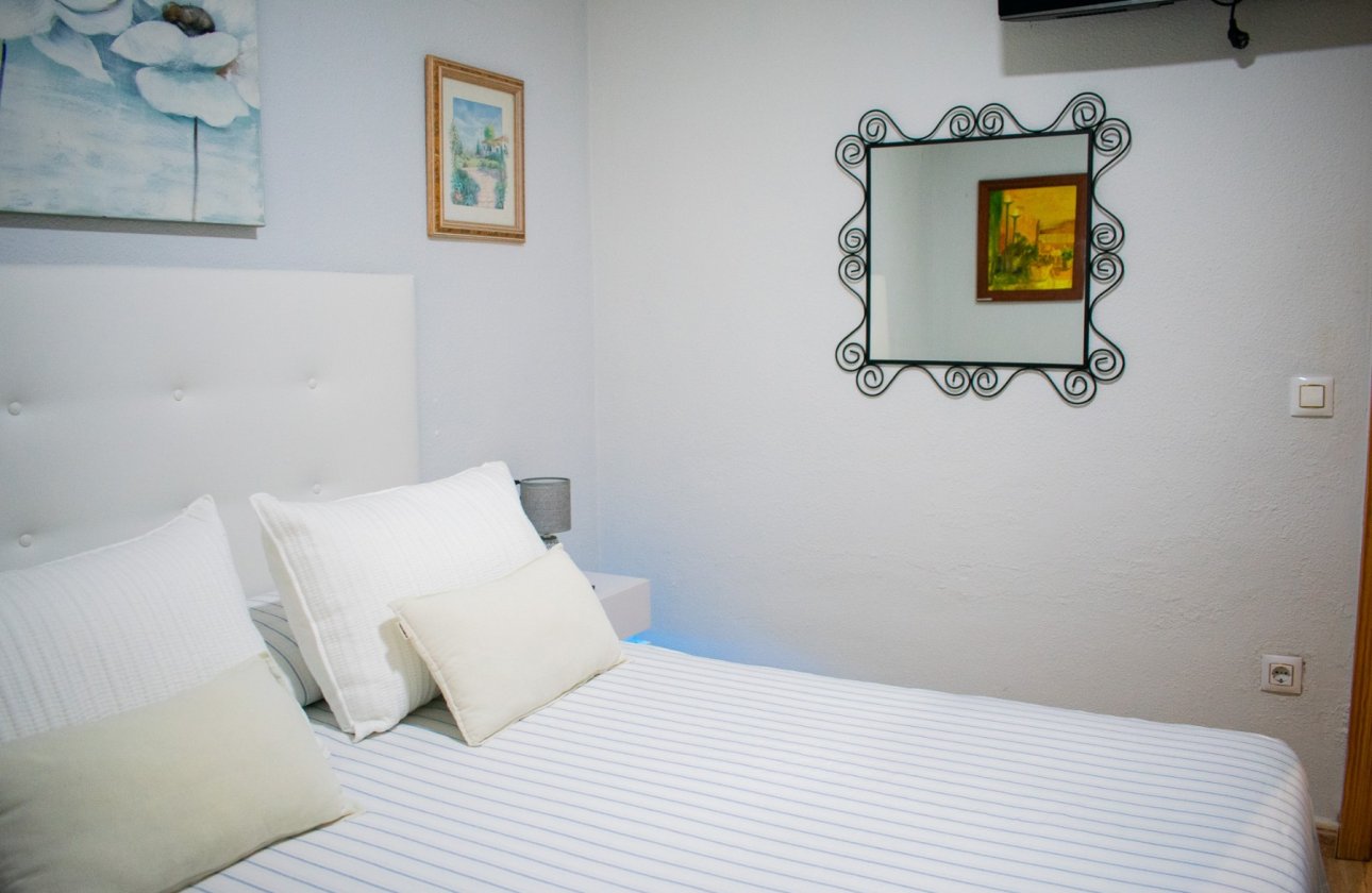 Resale - Villa - Torrevieja - La Siesta - El Salado - Torreta