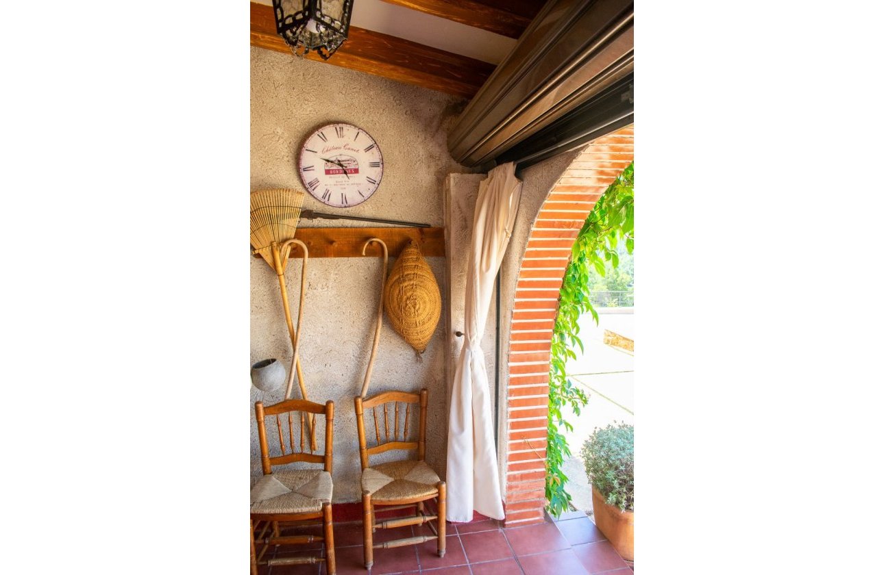 Resale - Villa - Onil