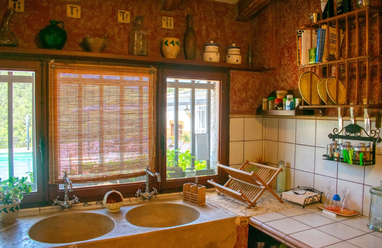 Resale - Villa - Onil