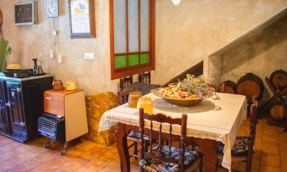 Resale - Villa - Onil