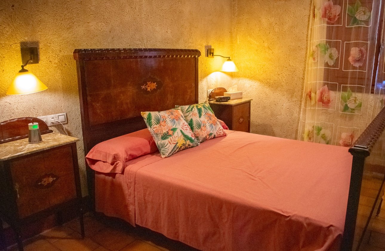 Resale - Villa - Onil