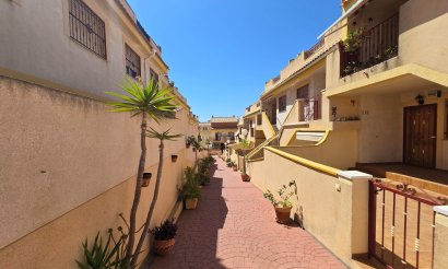 Resale - Apartment / flat - Orihuela Costa - La Zenia