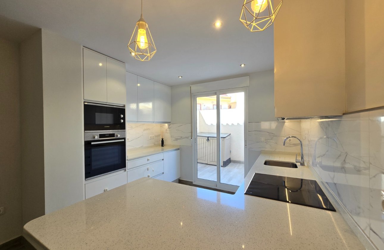 Resale - Apartment / flat - Orihuela Costa - La Zenia