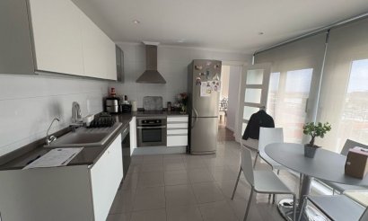 Resale - Apartment / flat - Elche