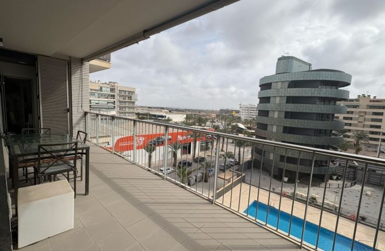 Resale - Apartment / flat - Elche