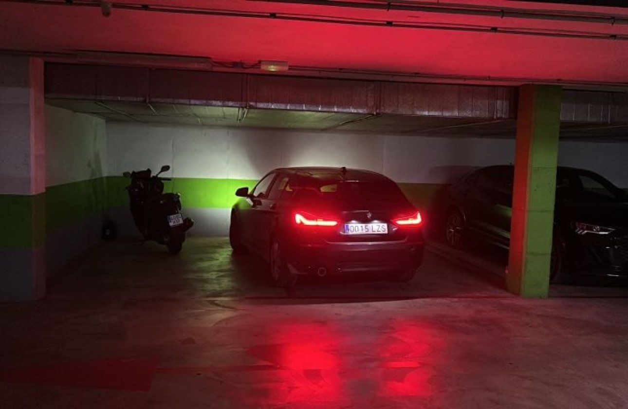 Resale - Apartment / flat - Elche