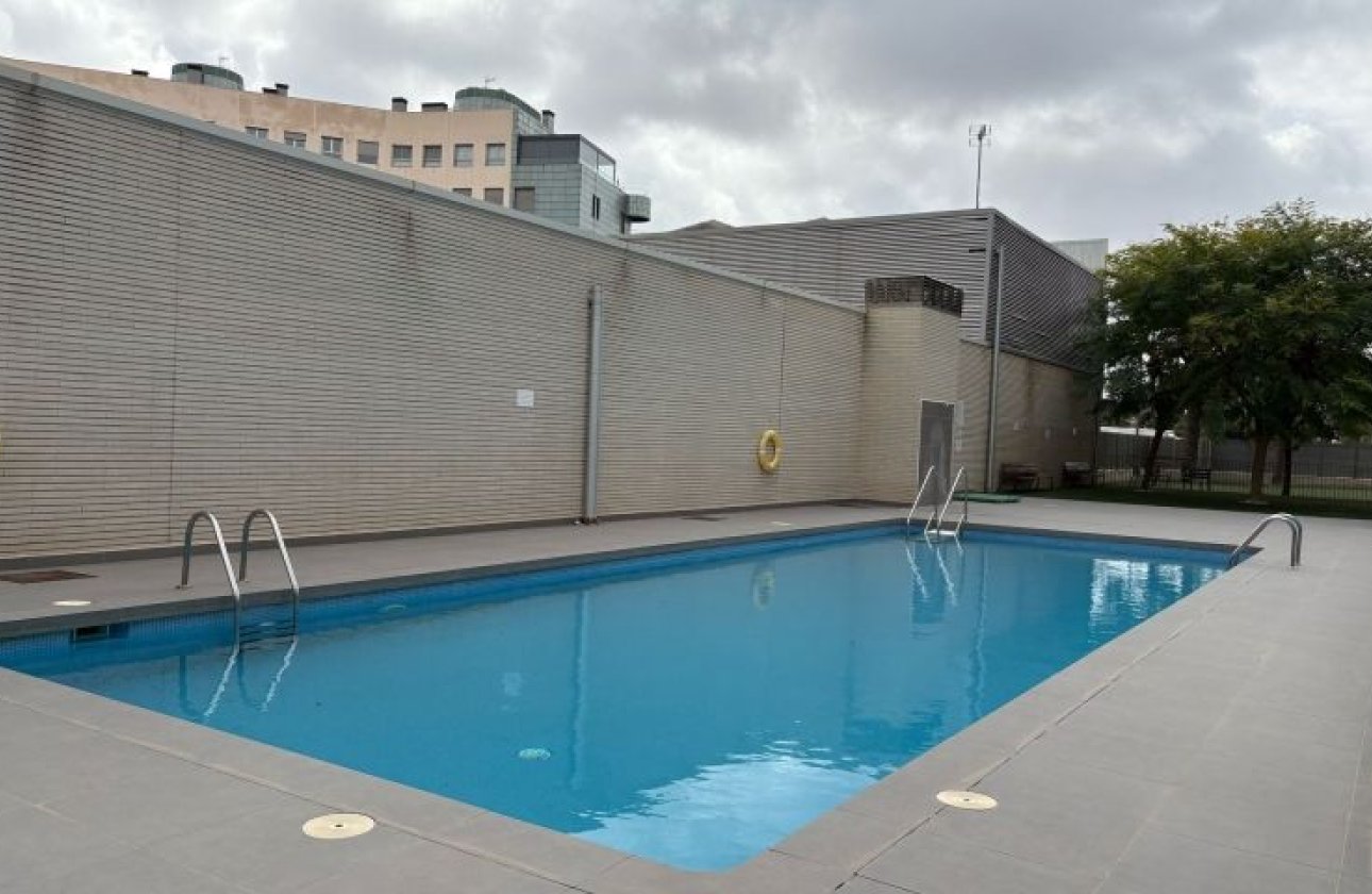 Resale - Apartment / flat - Elche