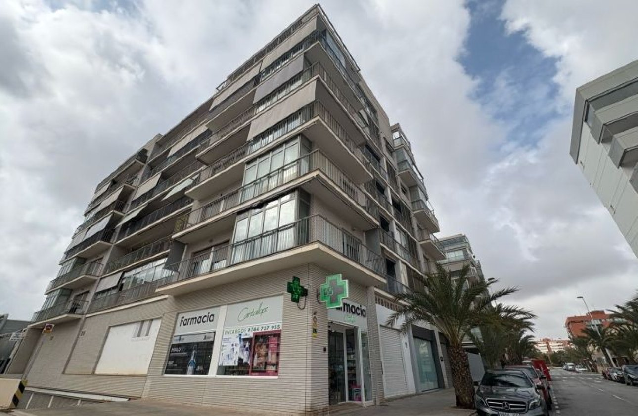 Resale - Apartment / flat - Elche