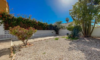 Resale - Villa - Torrevieja - Aguas Nuevas