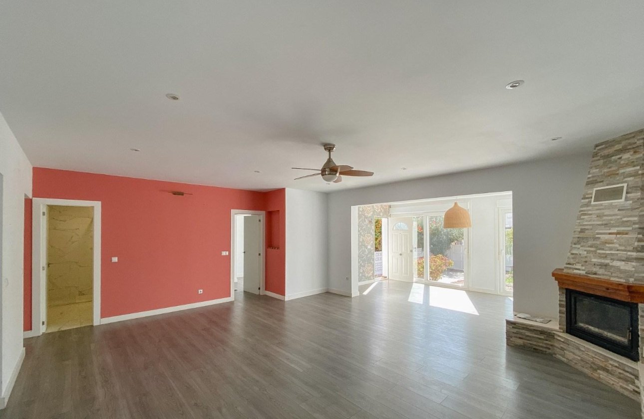 Resale - Villa - Torrevieja - Aguas Nuevas