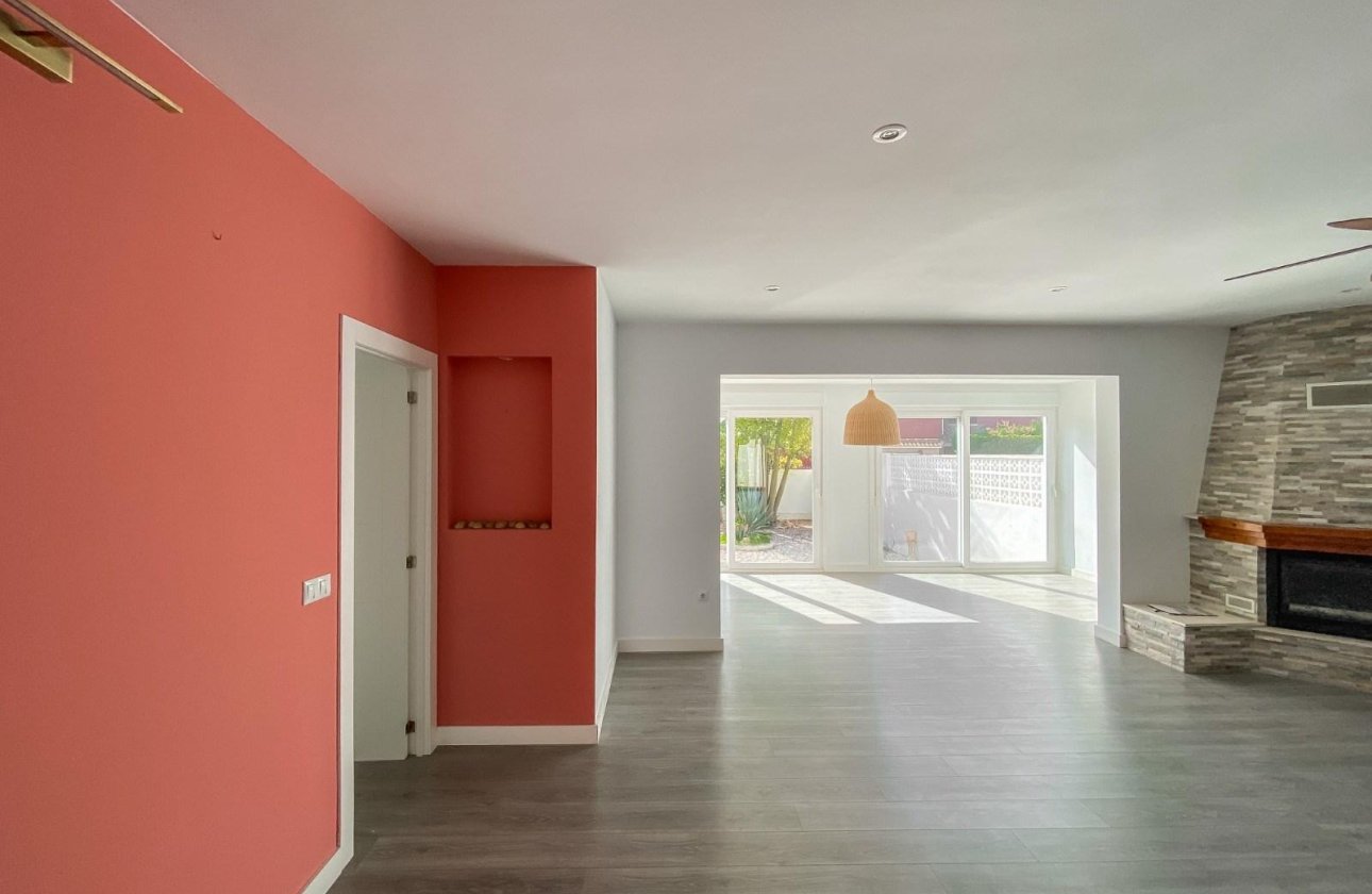 Resale - Villa - Torrevieja - Aguas Nuevas